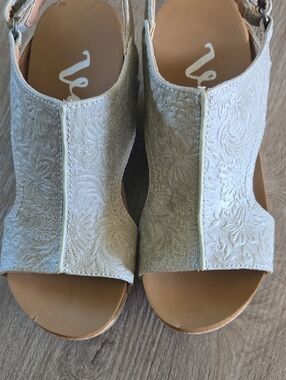 Very G Light Gray Floral Cutout Slingback Sandals